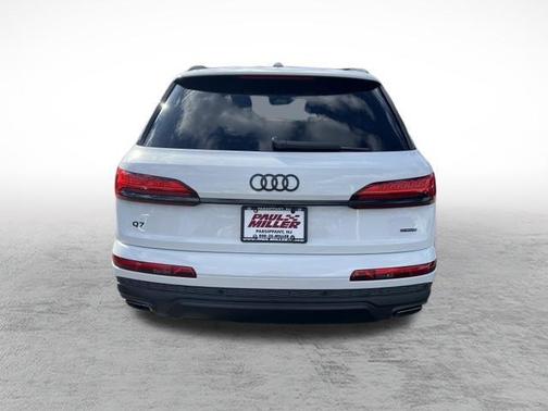 2025 Audi Q7 45 Premium