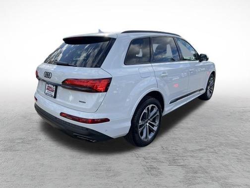 2025 Audi Q7 45 Premium