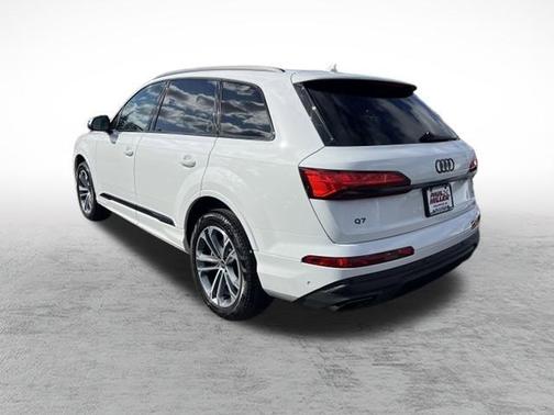 2025 Audi Q7 45 Premium