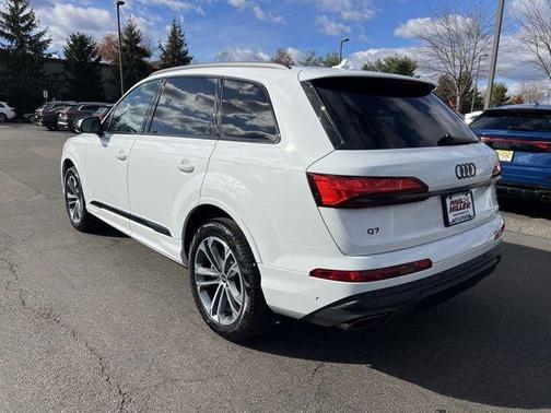 2025 Audi Q7 45 Premium