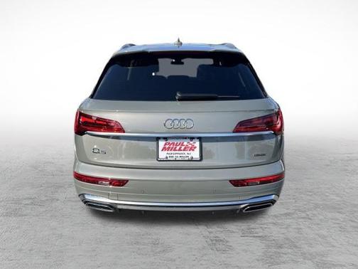 2024 Audi Q5 45 S line quattro Premium