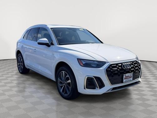 Ibis White 2023 Audi Q5 45 S line Premium Plus