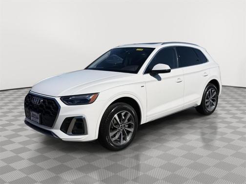 Ibis White 2023 Audi Q5 45 S line Premium Plus