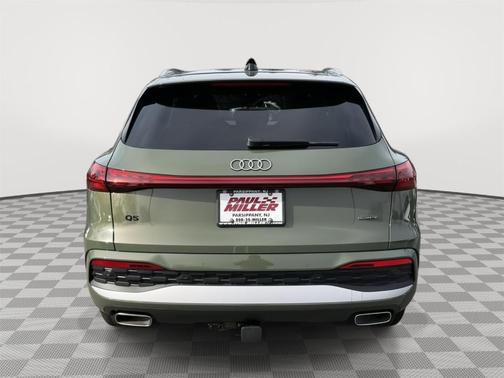 District Green Metallic 2025 Audi Q5 2.0T quattro Premium