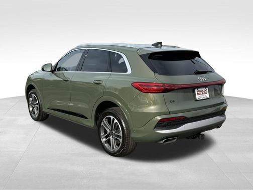 District Green Metallic 2025 Audi Q5 2.0T quattro Premium