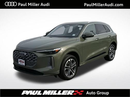 District Green Metallic 2025 Audi Q5 2.0T quattro Premium