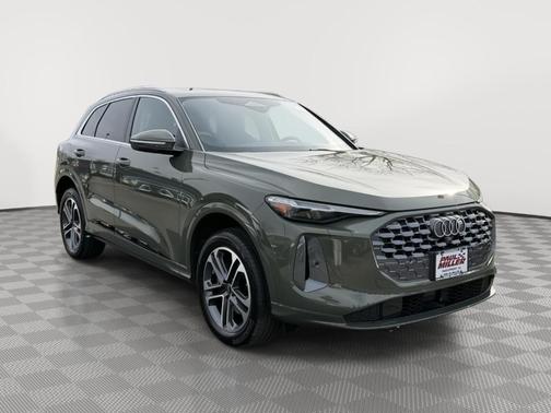 District Green Metallic 2025 Audi Q5 2.0T quattro Premium