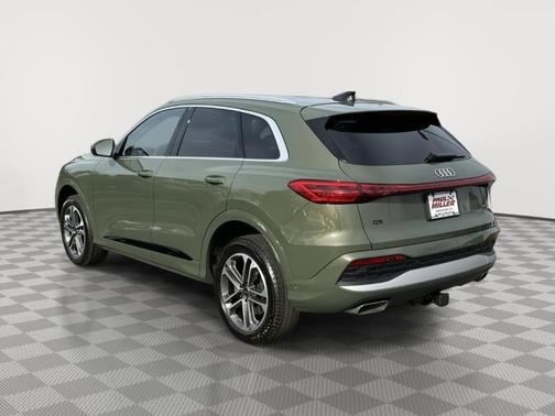 District Green Metallic 2025 Audi Q5 2.0T quattro Premium