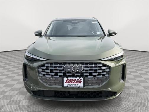 District Green Metallic 2025 Audi Q5 2.0T quattro Premium