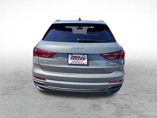 2024 Audi Q3 45 S line Premium