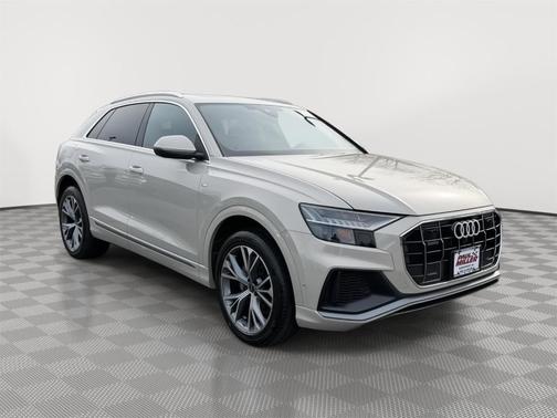 Vicuna Beige Metallic 2023 Audi Q8 55 Premium Plus