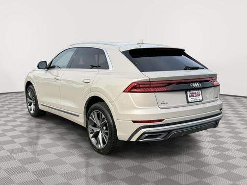 Vicuna Beige Metallic 2023 Audi Q8 55 Premium Plus