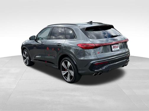Daytona Gray Pearl 2026 Audi SQ5 3.0T Premium Plus
