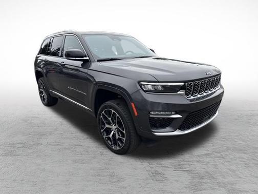 2022 Jeep Grand Cherokee Summit