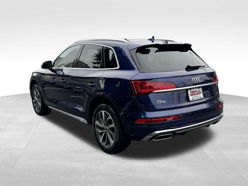 Navarra Blue Metallic 2022 Audi Q5 45 S line quattro Premium