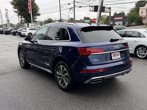 Navarra Blue Metallic 2022 Audi Q5 45 S line quattro Premium