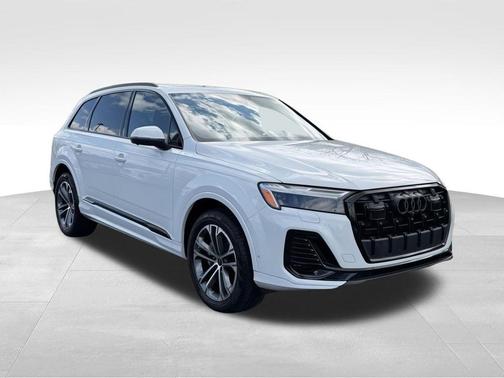 Glacier White Metallic 2025 Audi Q7 45 Premium