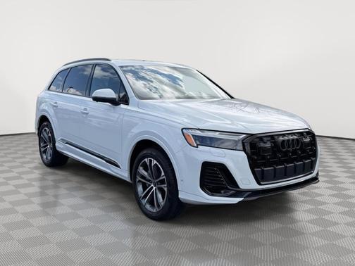 Glacier White Metallic 2025 Audi Q7 45 Premium