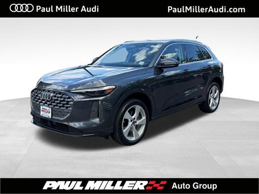 Tambora Gray Metallic 2025 Audi Q5 2.0T quattro Premium