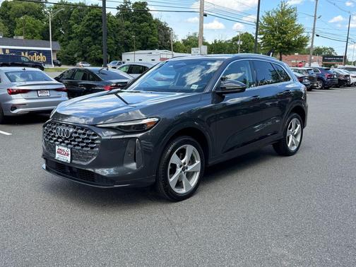 Tambora Gray Metallic 2025 Audi Q5 2.0T quattro Premium