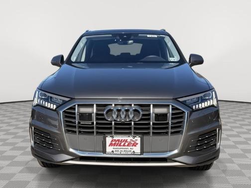 2023 Audi Q7 45 Premium Plus