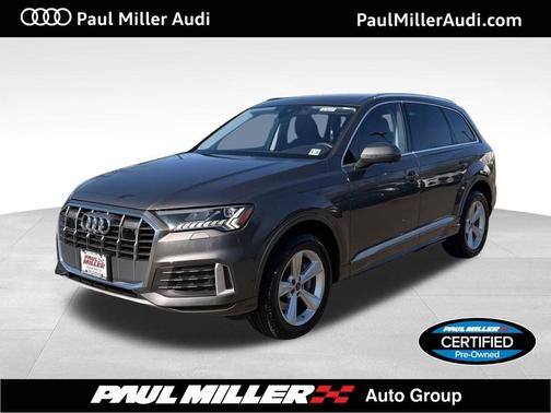 Samurai Gray Metallic 2023 Audi Q7 45 Premium Plus
