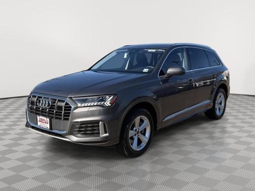 2023 Audi Q7 45 Premium Plus
