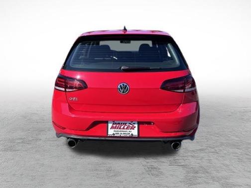 2018 Volkswagen Golf GTI 2.0T SE 4-Door