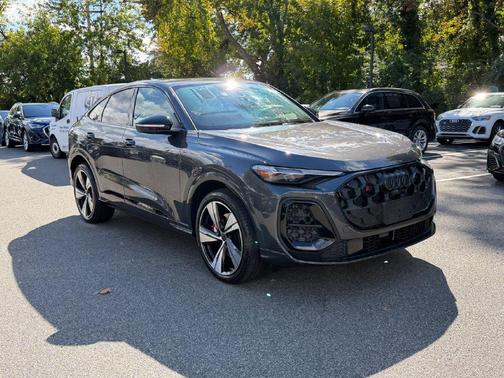 Tambora Flame 2026 Audi SQ5 3.0T Premium Plus