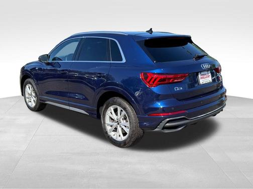 Navarra Blue Metallic 2024 Audi Q3 45 S line Premium