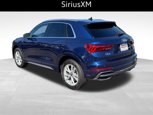Navarra Blue Metallic 2024 Audi Q3 45 S line Premium