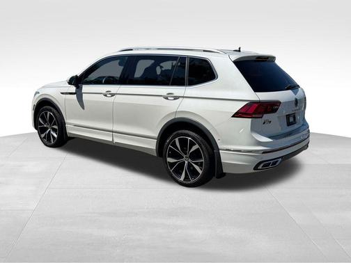 Oryx White Pearl Effect 2022 Volkswagen Tiguan 2.0T SEL R-Line