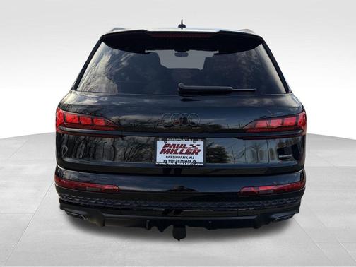 Mythos Black Metallic 2026 Audi Q7 55 Prestige