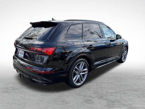 Mythos Black Metallic 2026 Audi Q7 55 Prestige