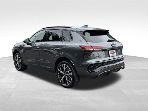 Daytona Gray Pearl 2026 Audi Q3 S line