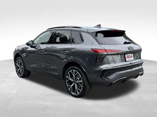 Daytona Gray Pearl 2026 Audi Q3 S line