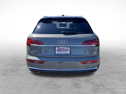 2025 Audi Q5 45 S line quattro Premium