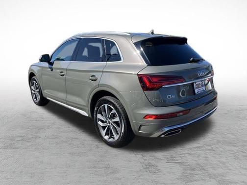 2025 Audi Q5 45 S line quattro Premium