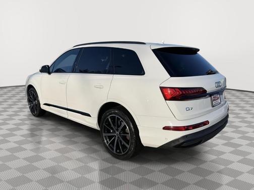 2023 Audi Q7 55 Premium