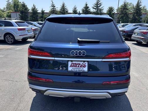 2025 Audi Q7 55 Premium Plus