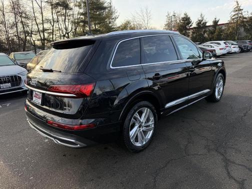2021 Audi Q7 45 Premium Plus