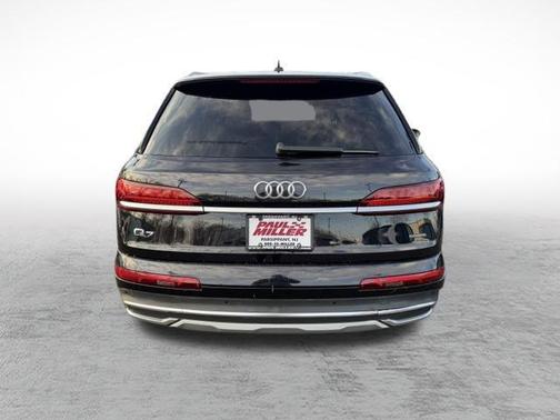 2021 Audi Q7 45 Premium Plus