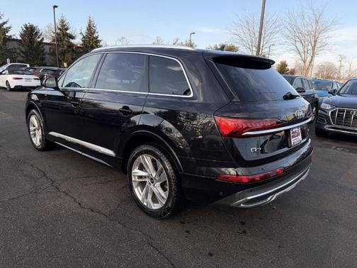2021 Audi Q7 45 Premium Plus