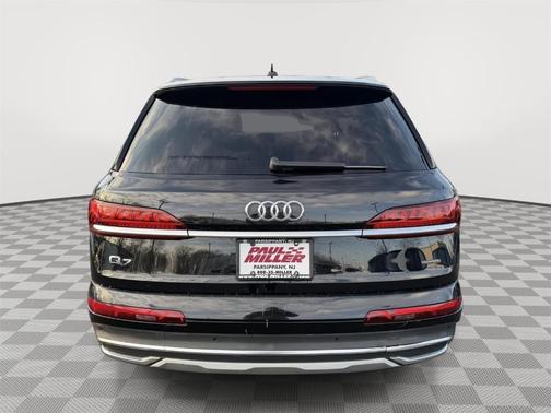 2021 Audi Q7 45 Premium Plus