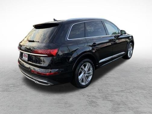 2021 Audi Q7 45 Premium Plus