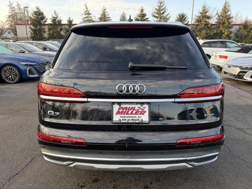 2021 Audi Q7 45 Premium Plus