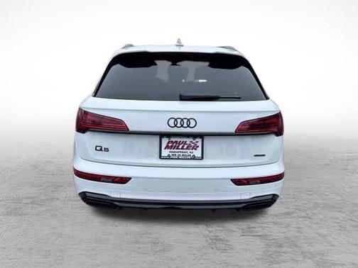 2024 Audi Q5 45 S line quattro Premium