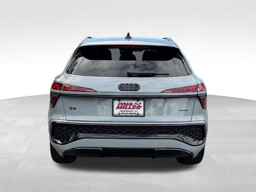 Arrow Gray Pearl 2026 Audi Q3 S line