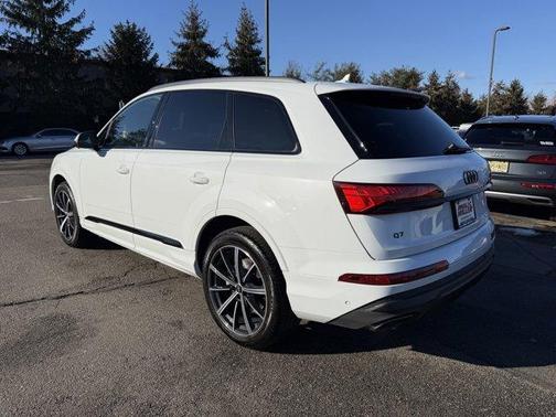 2025 Audi Q7 45 Premium Plus