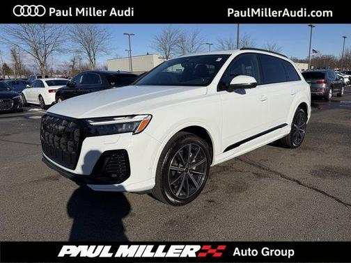 2025 Audi Q7 45 Premium Plus